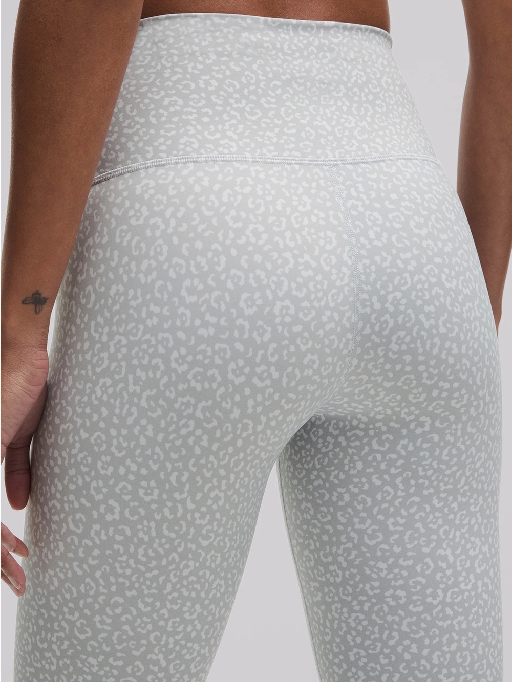 lululemon athletica White Leopard Print leggings, 23 in, size 4